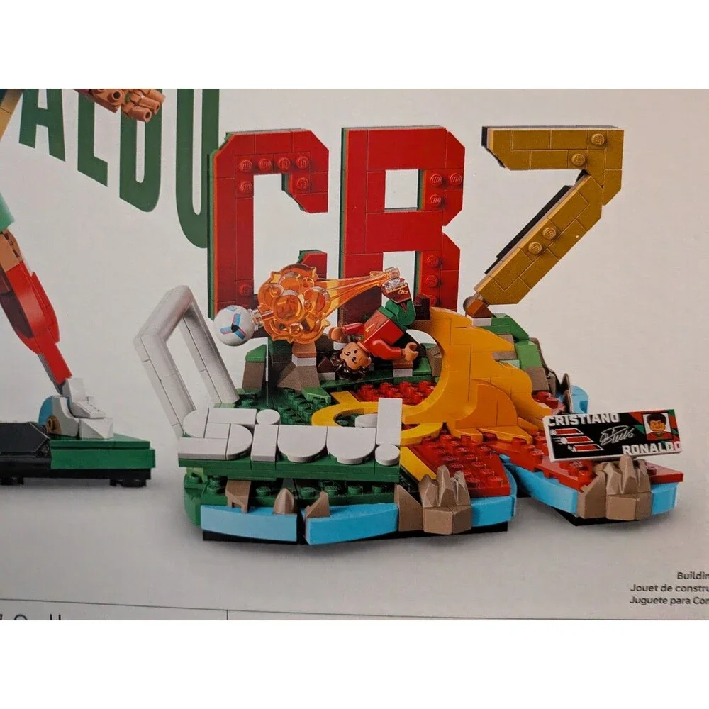 LEGO Editions Cristiano Ronaldo - Collector's Set Co-Pack Building Set Gift